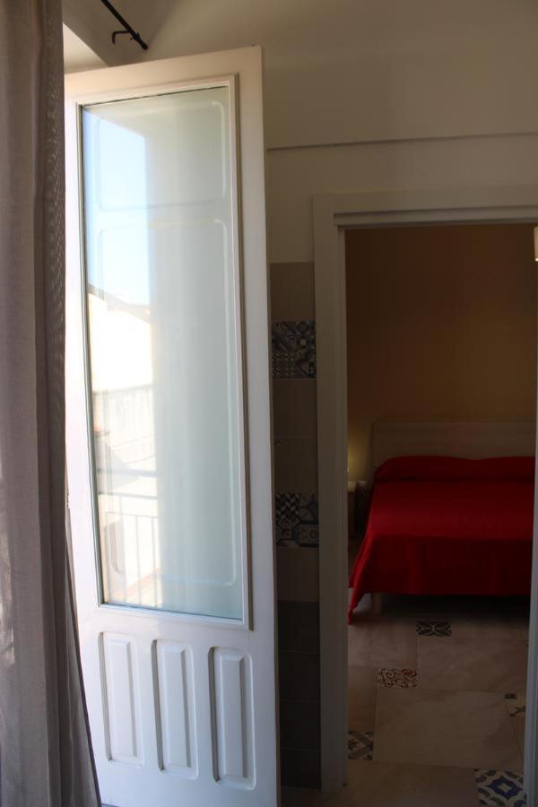 La Stanza Vicino Al Mare , Una Camera Da Letto E Bagno Con Balcone Vista Mare Apartman Balestrate Kültér fotó