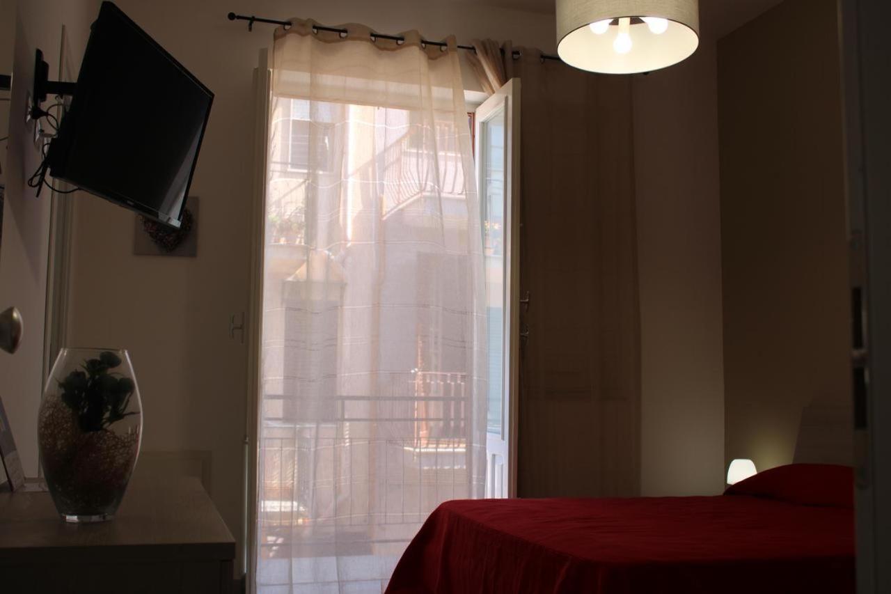 La Stanza Vicino Al Mare , Una Camera Da Letto E Bagno Con Balcone Vista Mare Apartman Balestrate Kültér fotó