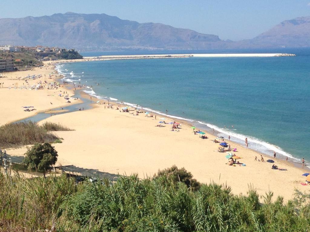 La Stanza Vicino Al Mare , Una Camera Da Letto E Bagno Con Balcone Vista Mare Apartman Balestrate Kültér fotó